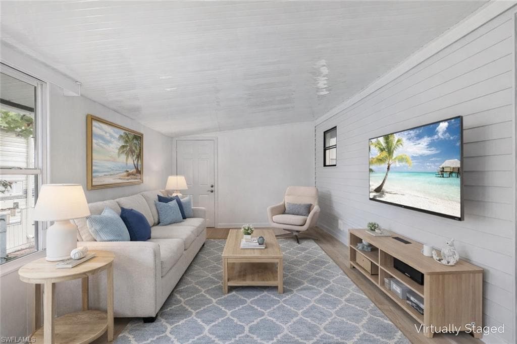 37 Bass LN, NAPLES FL 34114-2