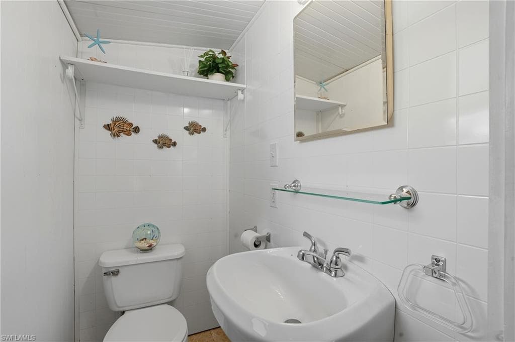 37 Bass LN, NAPLES FL 34114-4