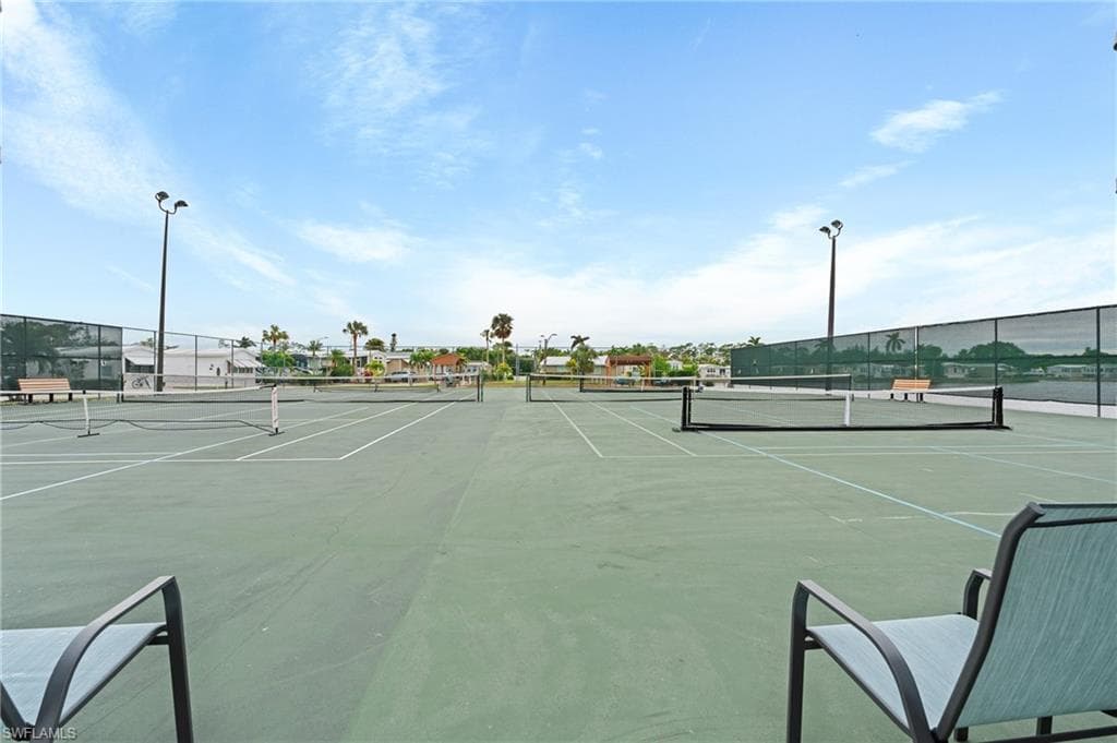 37 Bass LN, NAPLES FL 34114-23
