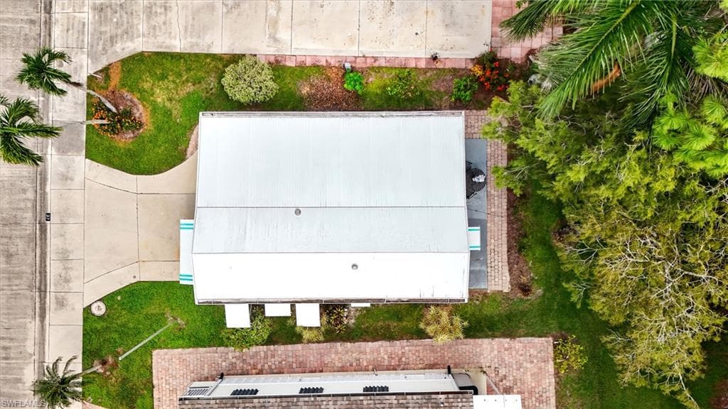 37 Bass LN, NAPLES FL 34114-17