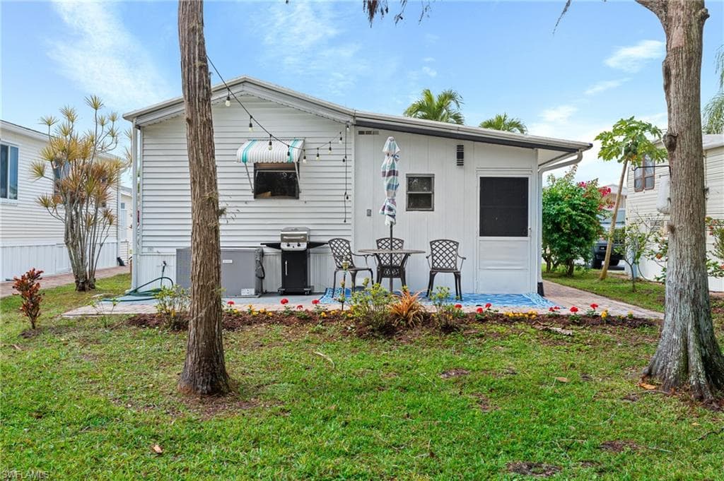 37 Bass LN, NAPLES FL 34114-14