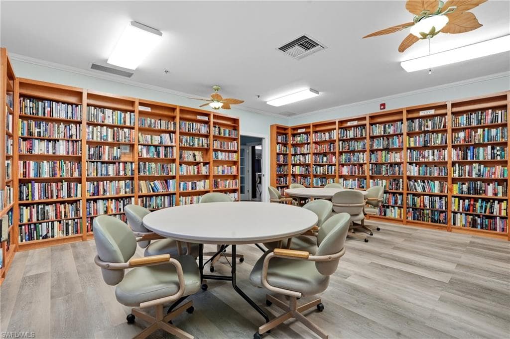 37 Bass LN, NAPLES FL 34114-43