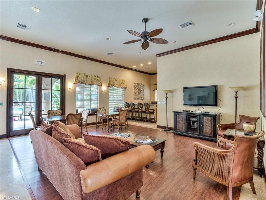 8510 Violeta ST 203-34