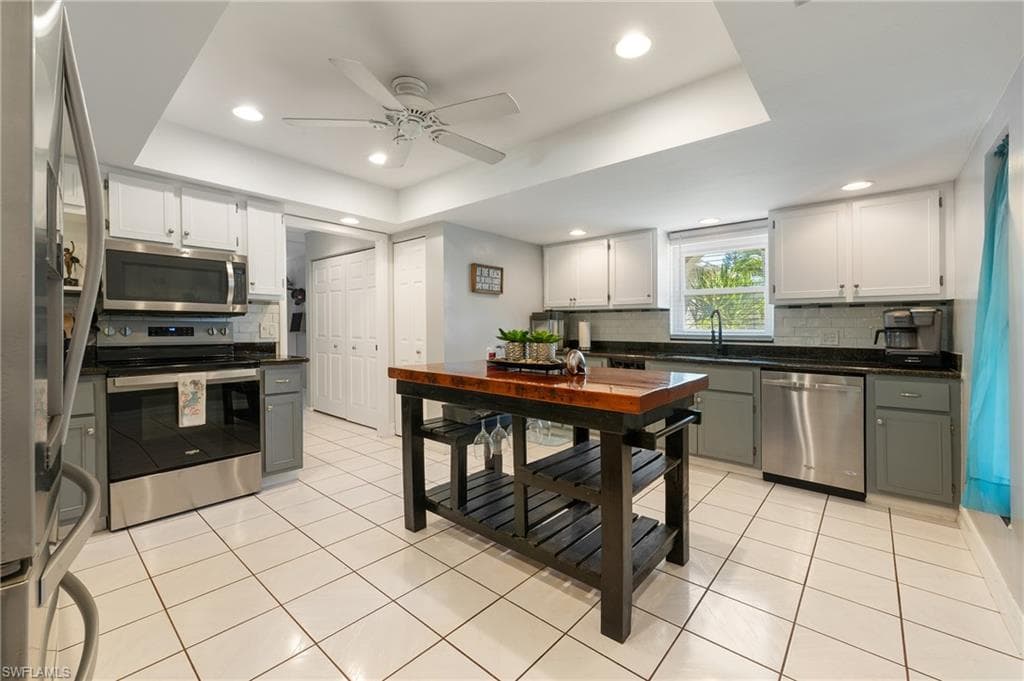 3584 Cartwright CT, BONITA SPRINGS FL 34134-9