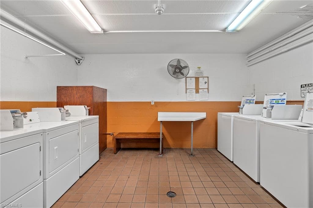 2366 E Mall DR # 213, FORT MYERS FL 33901-19