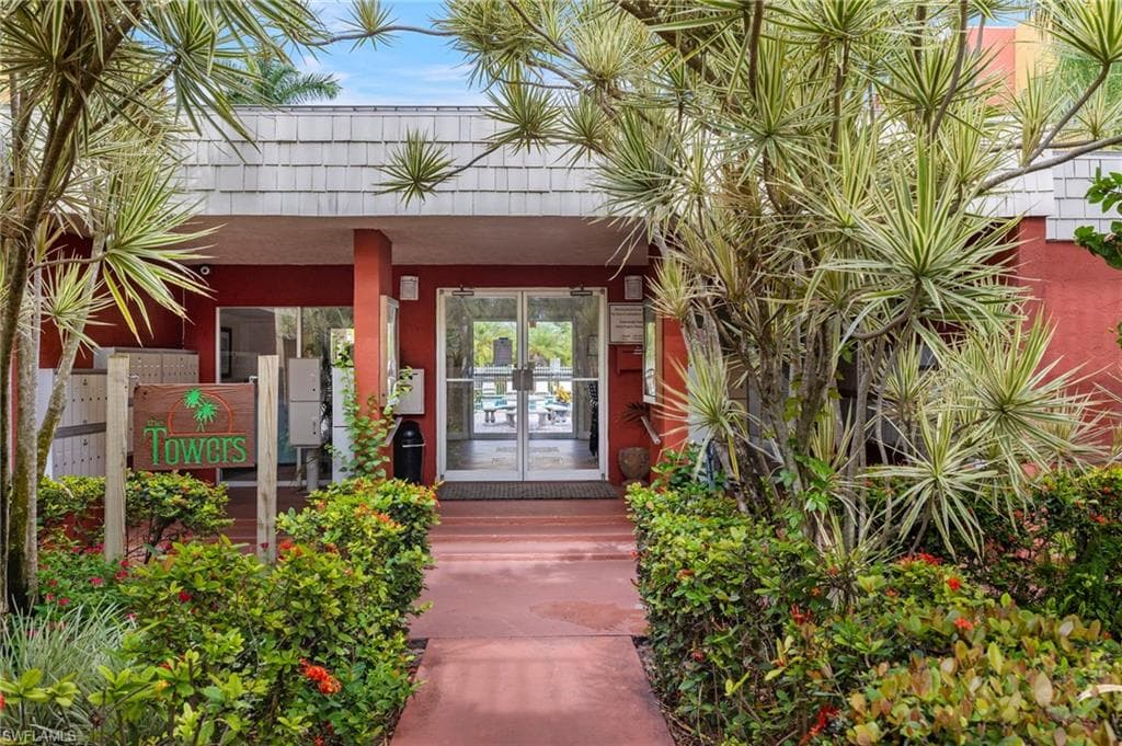 2366 E Mall DR # 213, FORT MYERS FL 33901-20