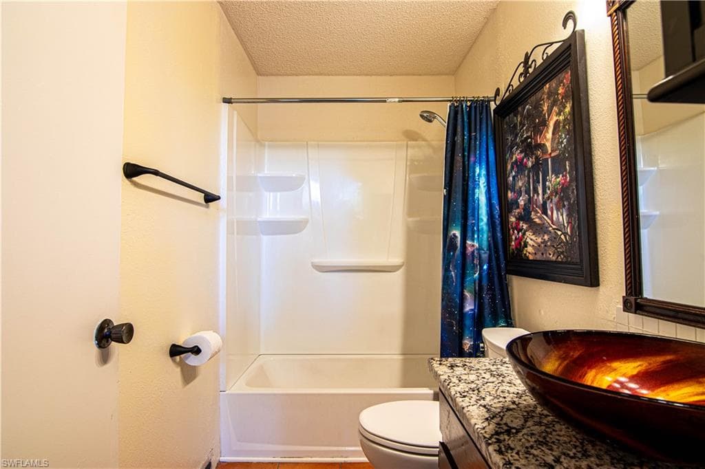 8407 S Haven LN, FORT MYERS FL 33919-28
