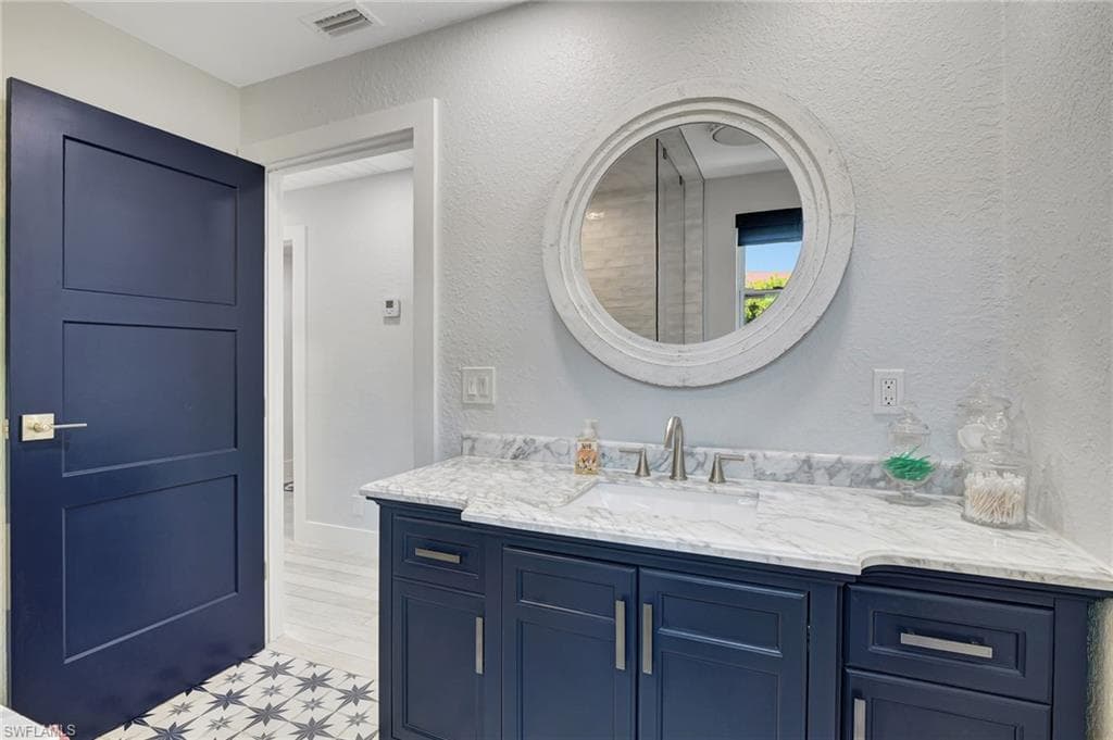 193 Cocohatchee ST, NAPLES FL 34110-23