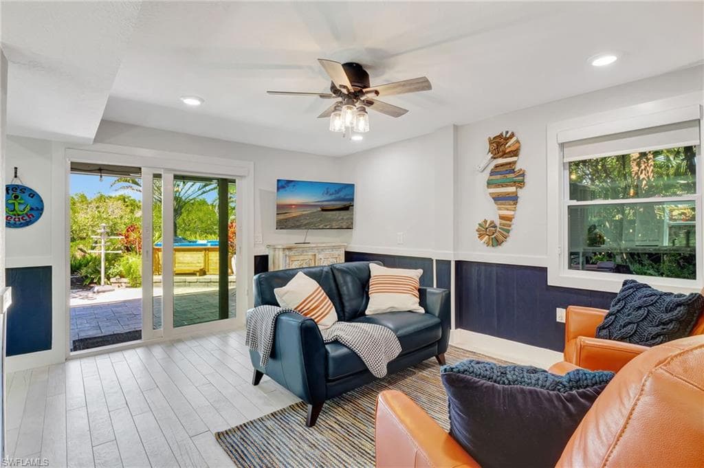 193 Cocohatchee ST, NAPLES FL 34110-32