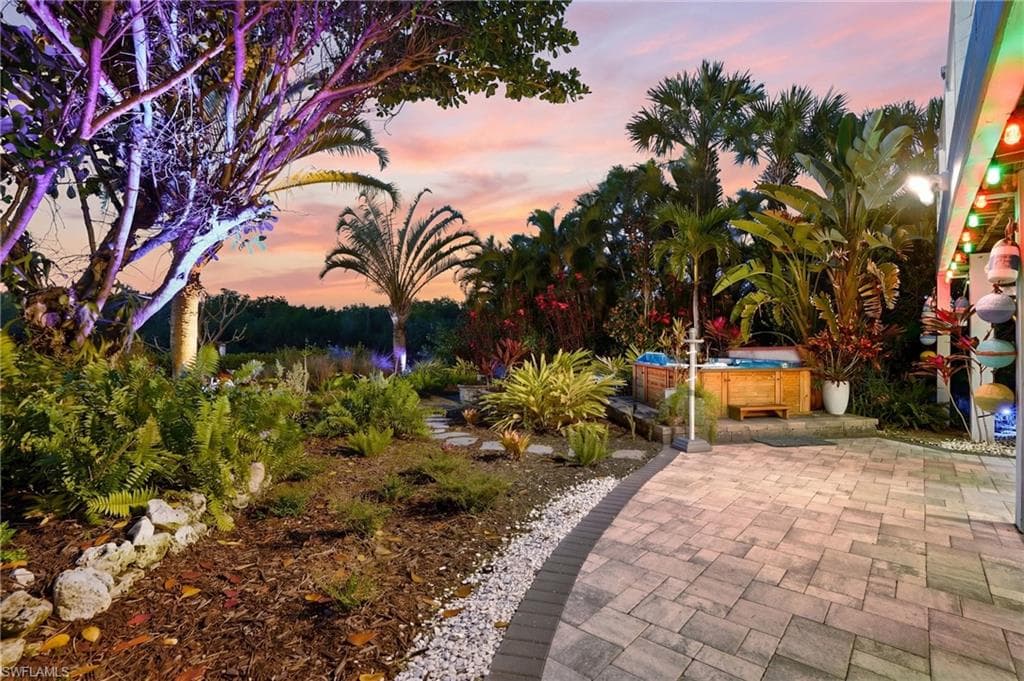 193 Cocohatchee ST, NAPLES FL 34110-47