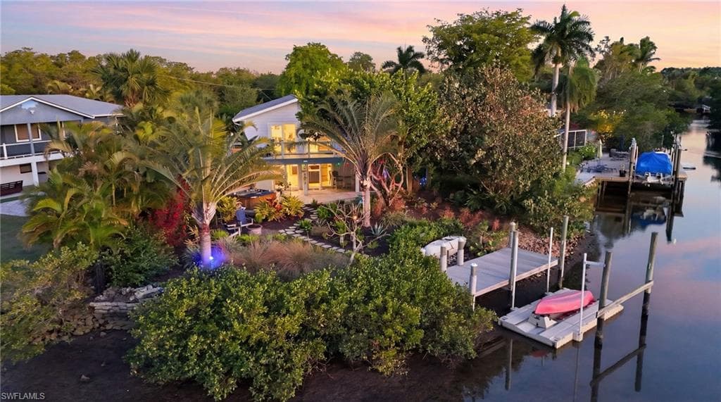 193 Cocohatchee ST, NAPLES FL 34110-3