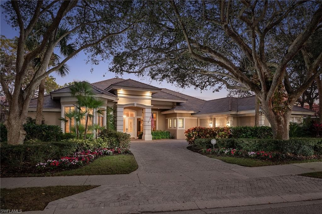 896 Barcarmil WAY, NAPLES FL 34110-1