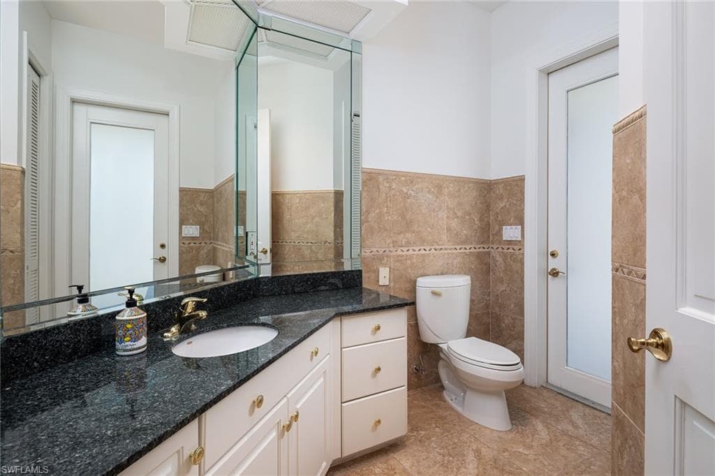 896 Barcarmil WAY, NAPLES FL 34110-16