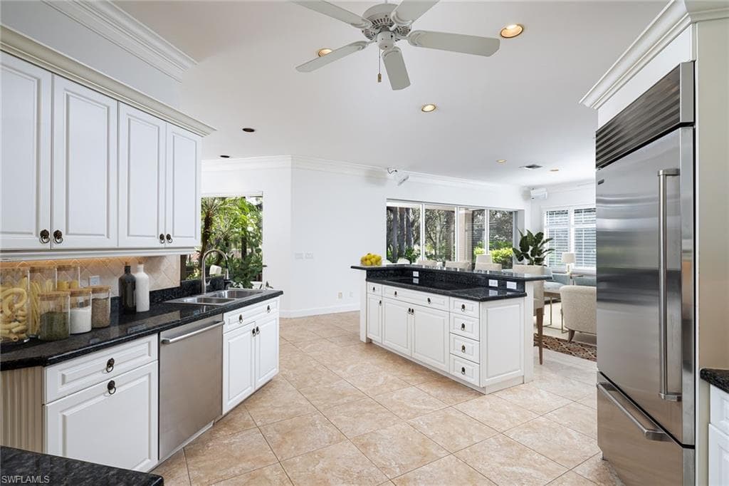896 Barcarmil WAY, NAPLES FL 34110-15