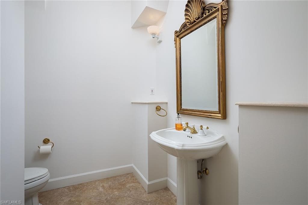 896 Barcarmil WAY, NAPLES FL 34110-27