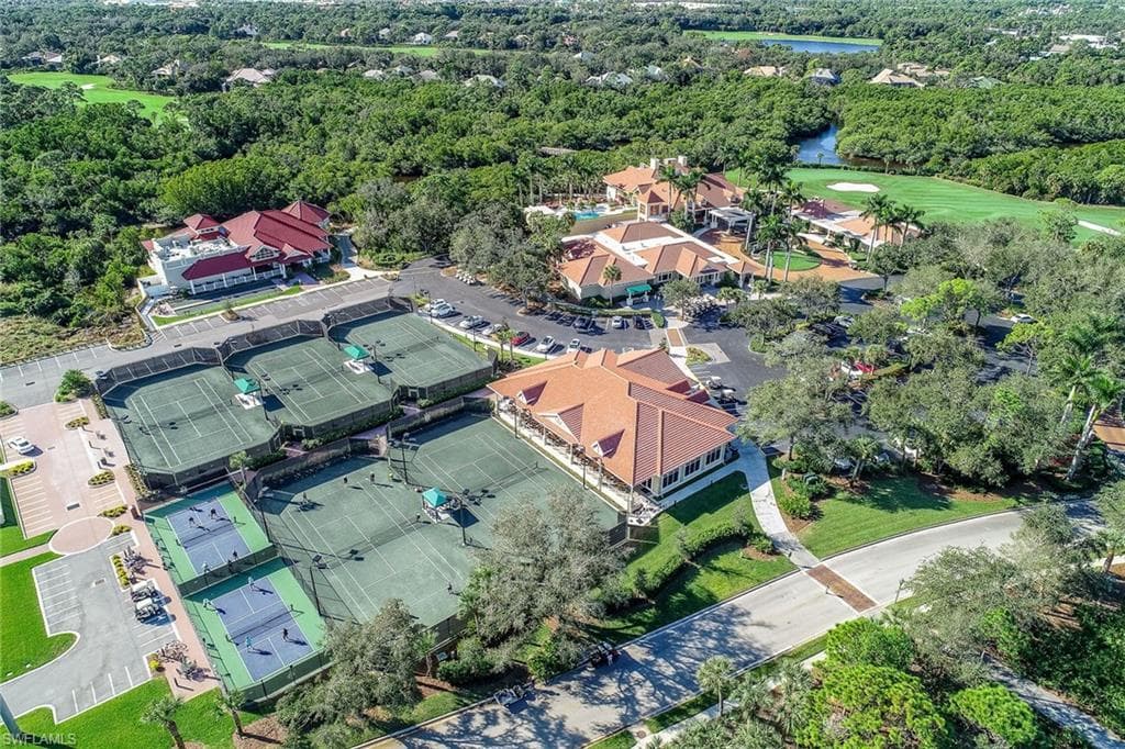 896 Barcarmil WAY, NAPLES FL 34110-36