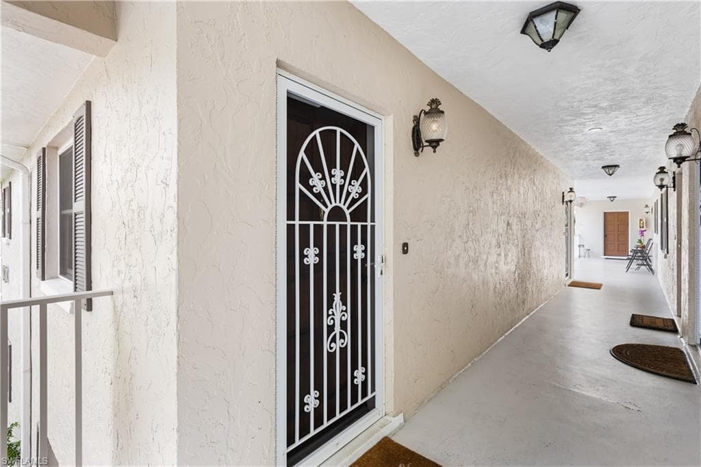 940 3rd ST S # 201, NAPLES FL 34102-16