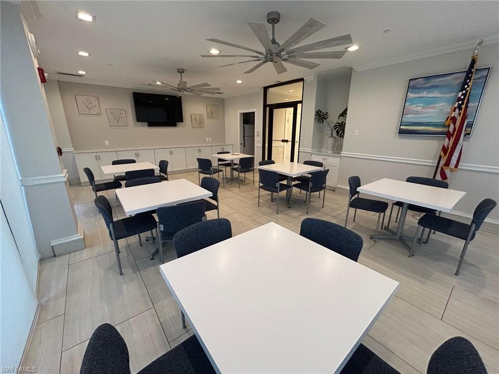 180 Seaview CT # 212, MARCO ISLAND FL 34145-2