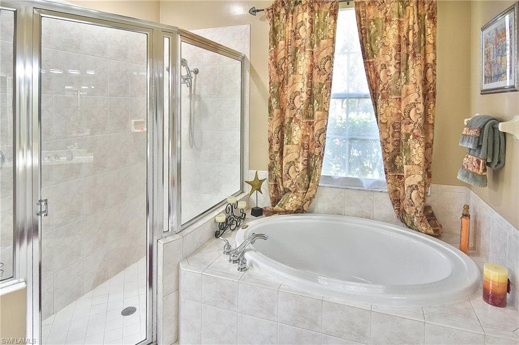 9160 Kings Cove CT, FORT MYERS FL 33967-12