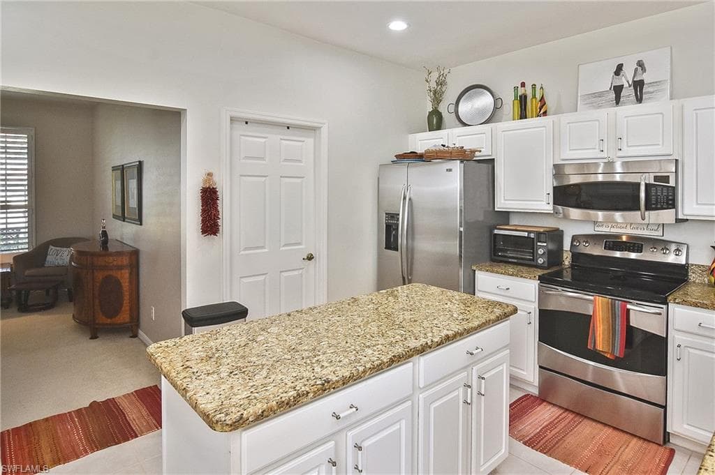 9160 Kings Cove CT, FORT MYERS FL 33967-20