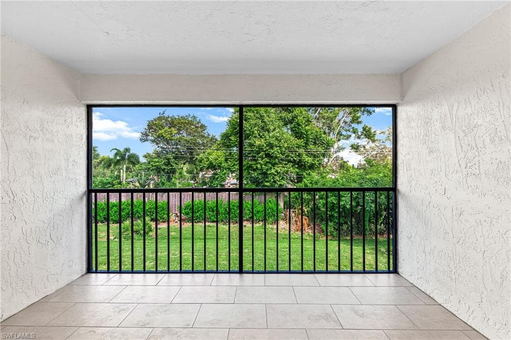 1155 Rosemary CT # B207, NAPLES FL 34103-18