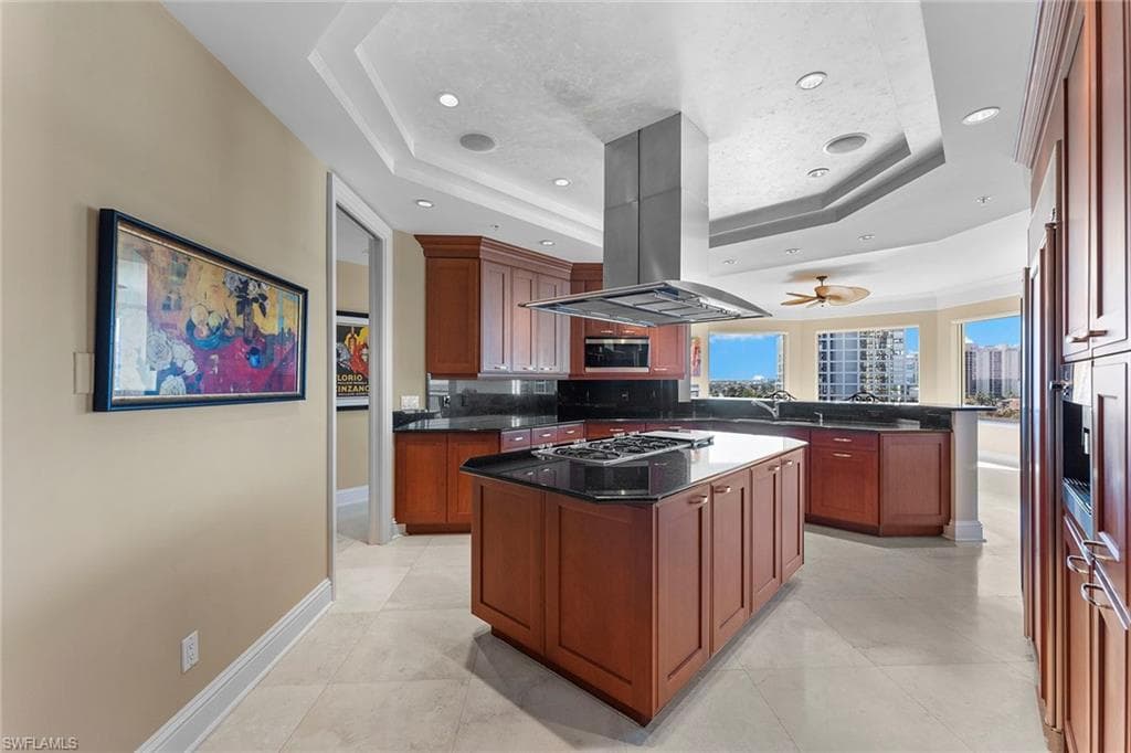 81 Seagate DR # 801, NAPLES FL 34103-21