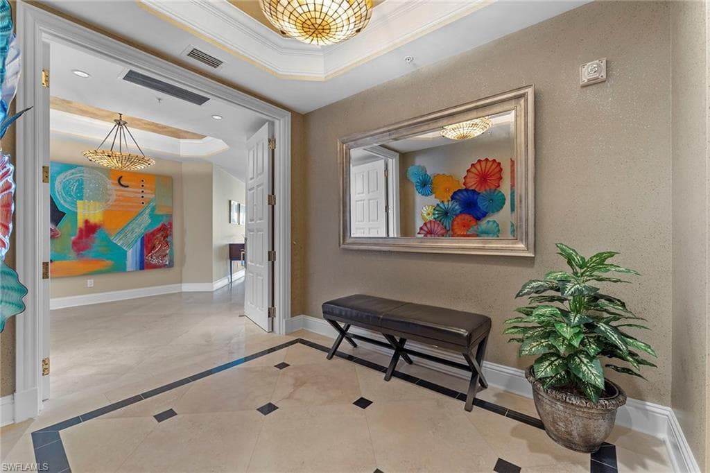 81 Seagate DR # 801, NAPLES FL 34103-2