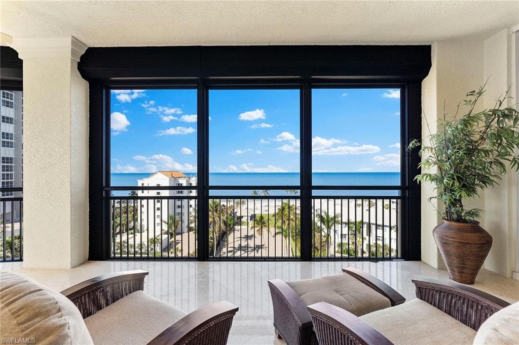 81 Seagate DR # 801, NAPLES FL 34103-9