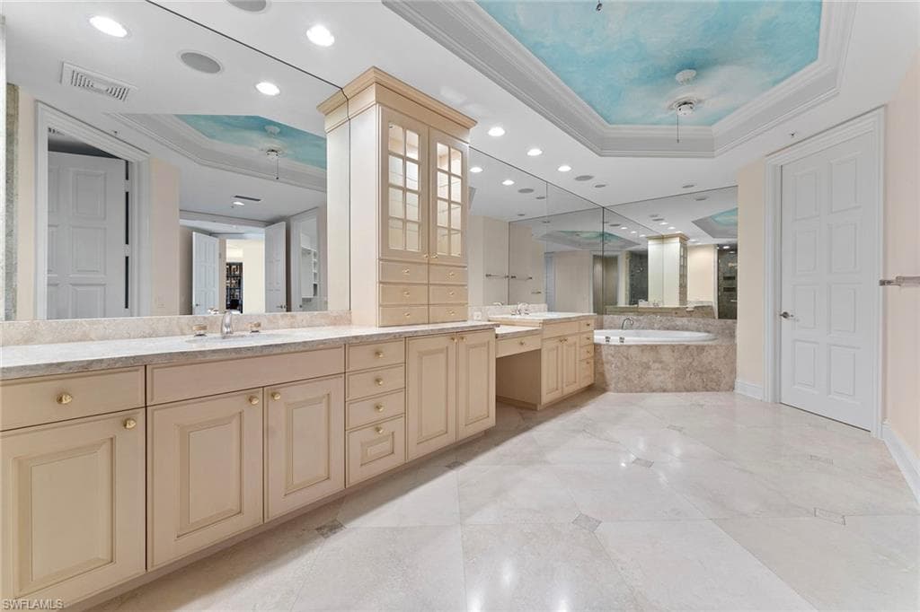 81 Seagate DR # 801, NAPLES FL 34103-18