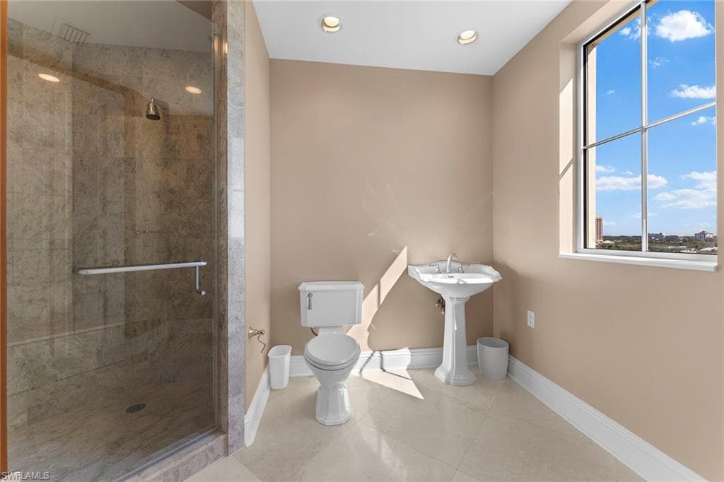 81 Seagate DR # 801, NAPLES FL 34103-30