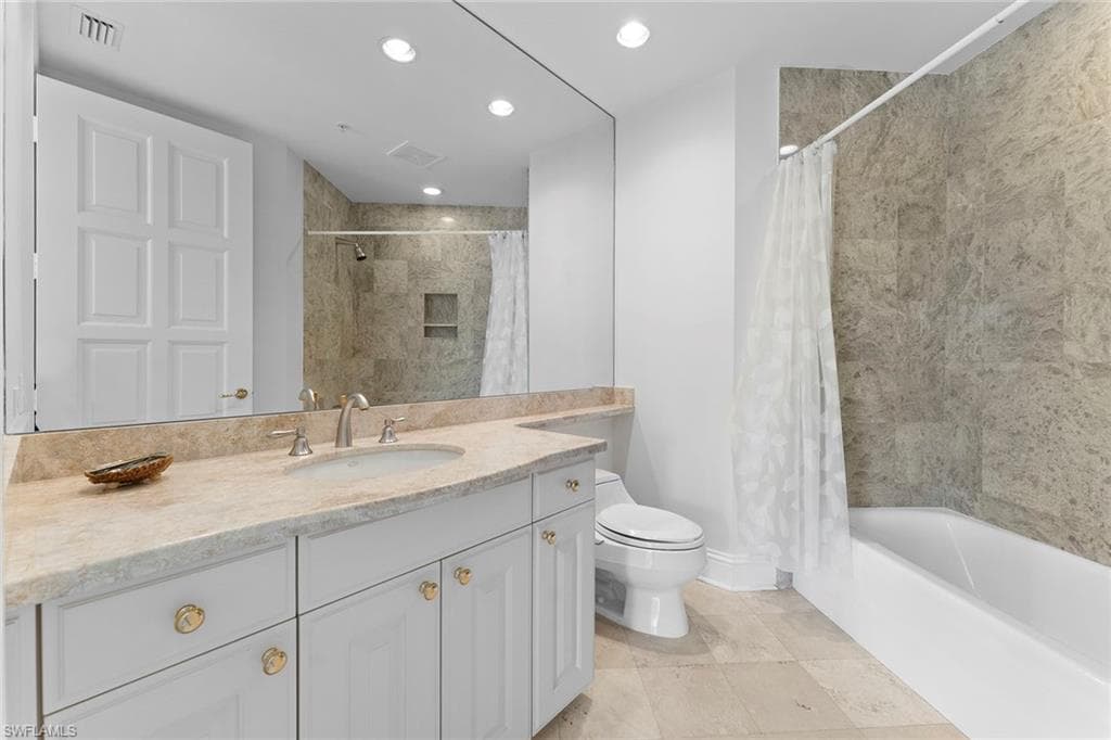 81 Seagate DR # 801, NAPLES FL 34103-28