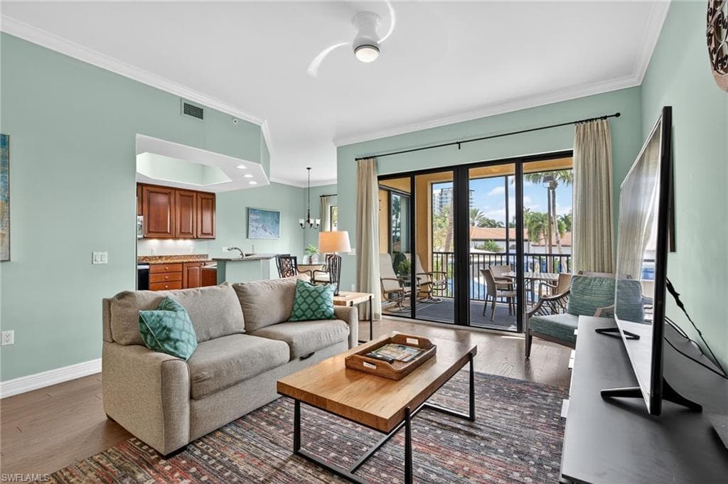 975 Sandpiper ST # A204, NAPLES FL 34102-17