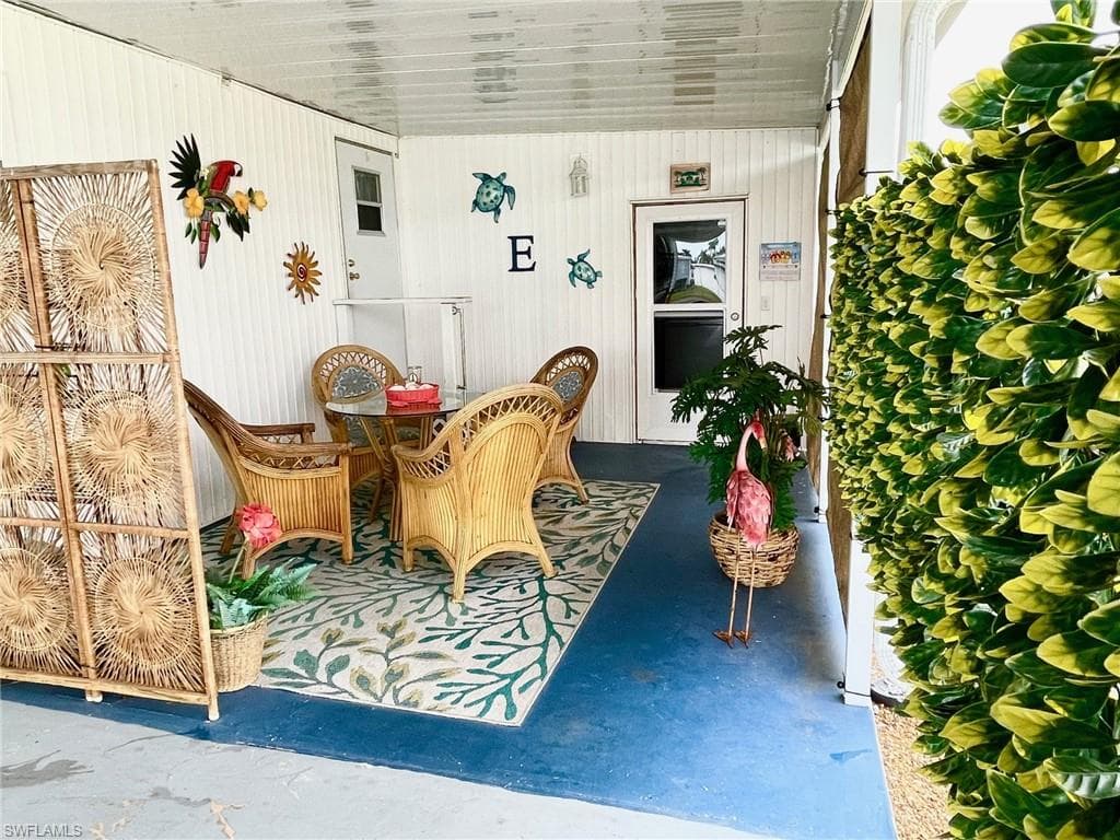 220 Derwent BLVD, FORT MYERS FL 33908-16