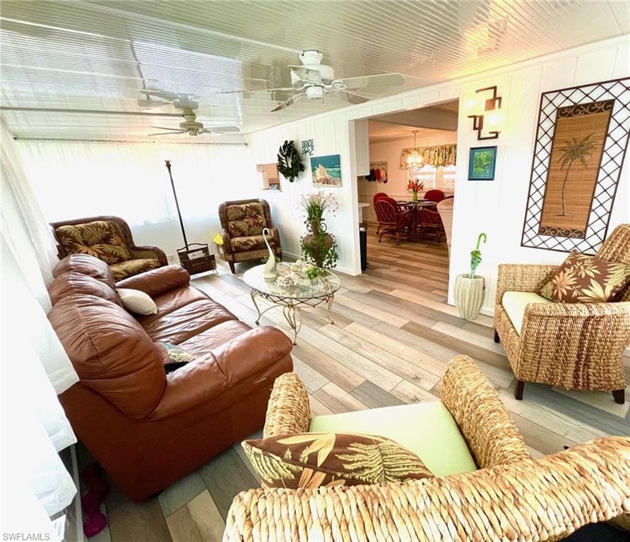 220 Derwent BLVD, FORT MYERS FL 33908-6