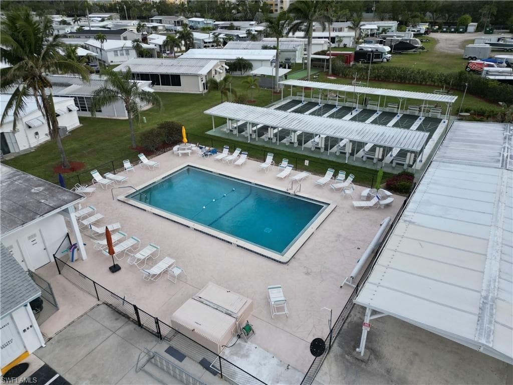 220 Derwent BLVD, FORT MYERS FL 33908-18