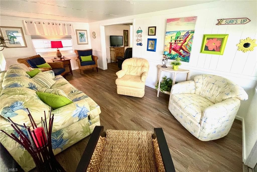 252 Daisy AVE, FORT MYERS FL 33908-1