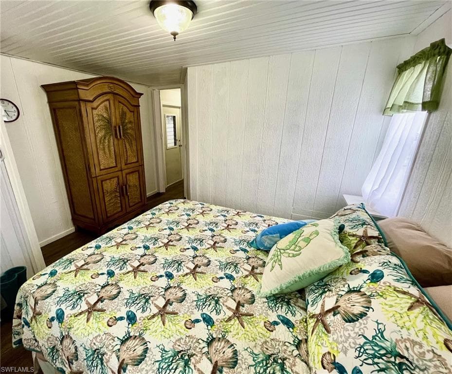 252 Daisy AVE, FORT MYERS FL 33908-11