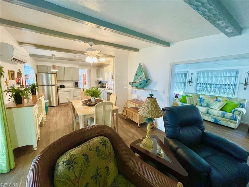 252 Daisy AVE, FORT MYERS FL 33908-2