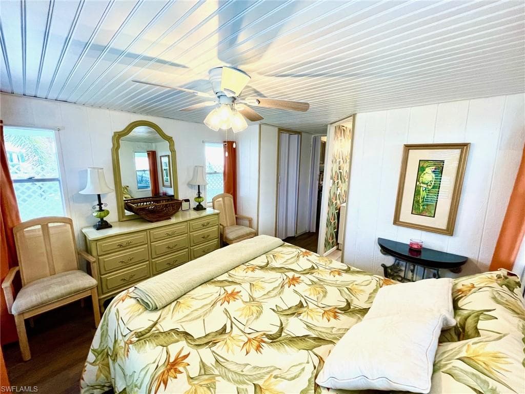 252 Daisy AVE, FORT MYERS FL 33908-8