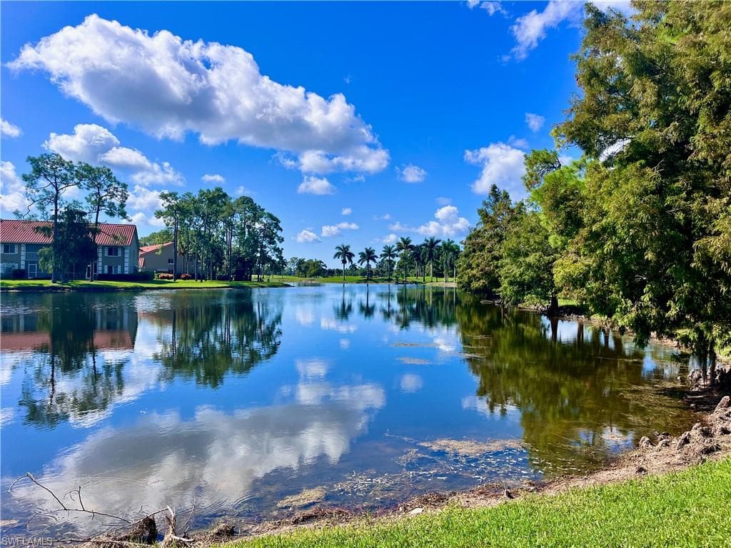 3685 Amberly CIR W # D305, NAPLES FL 34112-21