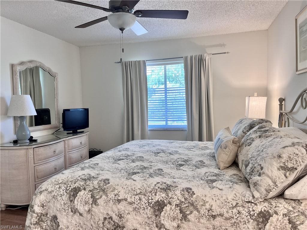 3685 Amberly CIR W # D305, NAPLES FL 34112-8