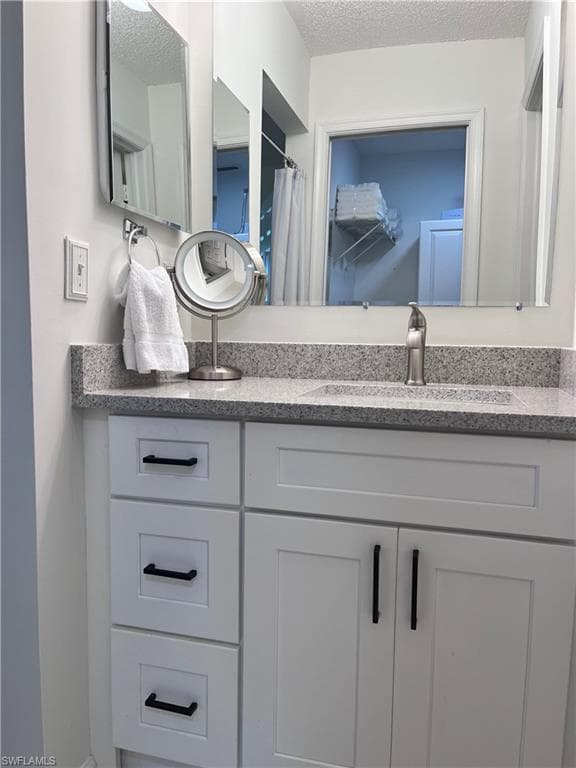 3685 Amberly CIR W # D305, NAPLES FL 34112-10