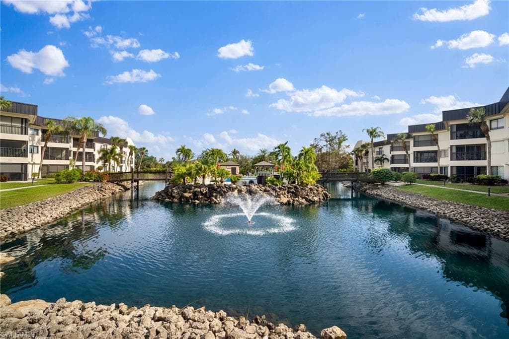 6979 Winkler RD # 325, FORT MYERS FL 33919-1