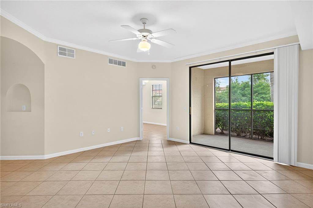 13010 Positano CIR # 108, NAPLES FL 34105-5