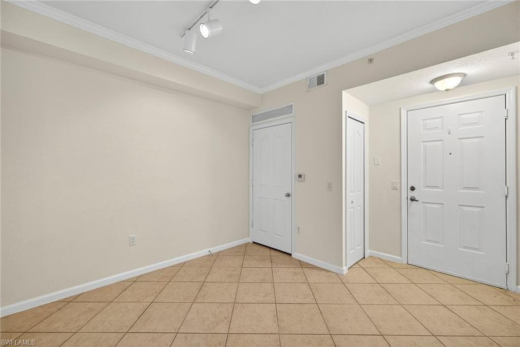 13010 Positano CIR # 108, NAPLES FL 34105-9