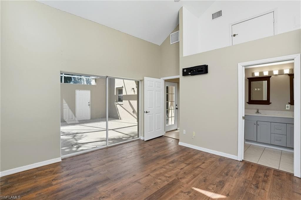 4293 Court LN # 15C, NAPLES FL 34109-17