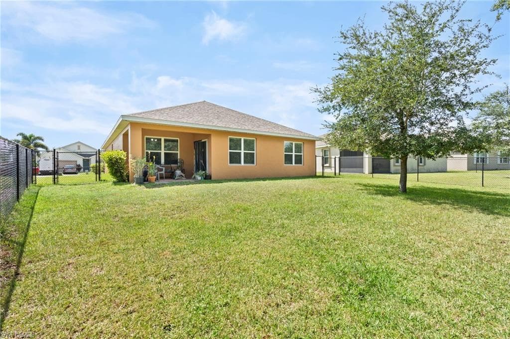 10564 Canal Brook LN, LEHIGH ACRES FL 33936-24