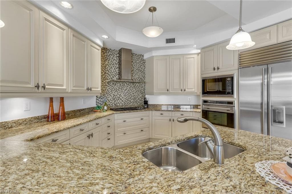 1540 5th AVE S # D303, NAPLES FL 34102-9
