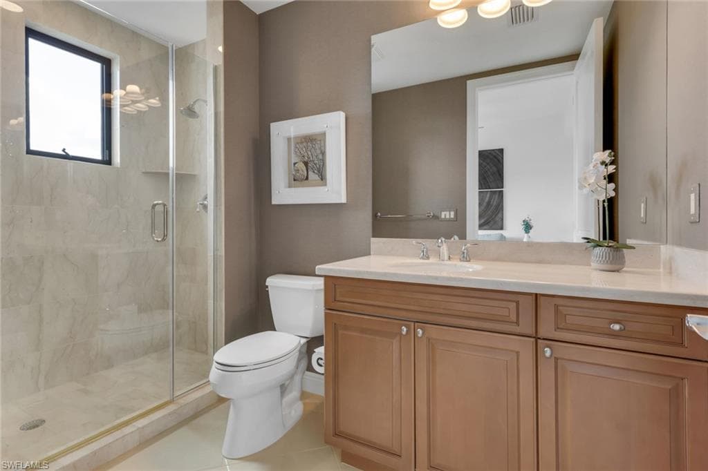 1540 5th AVE S # D303, NAPLES FL 34102-17