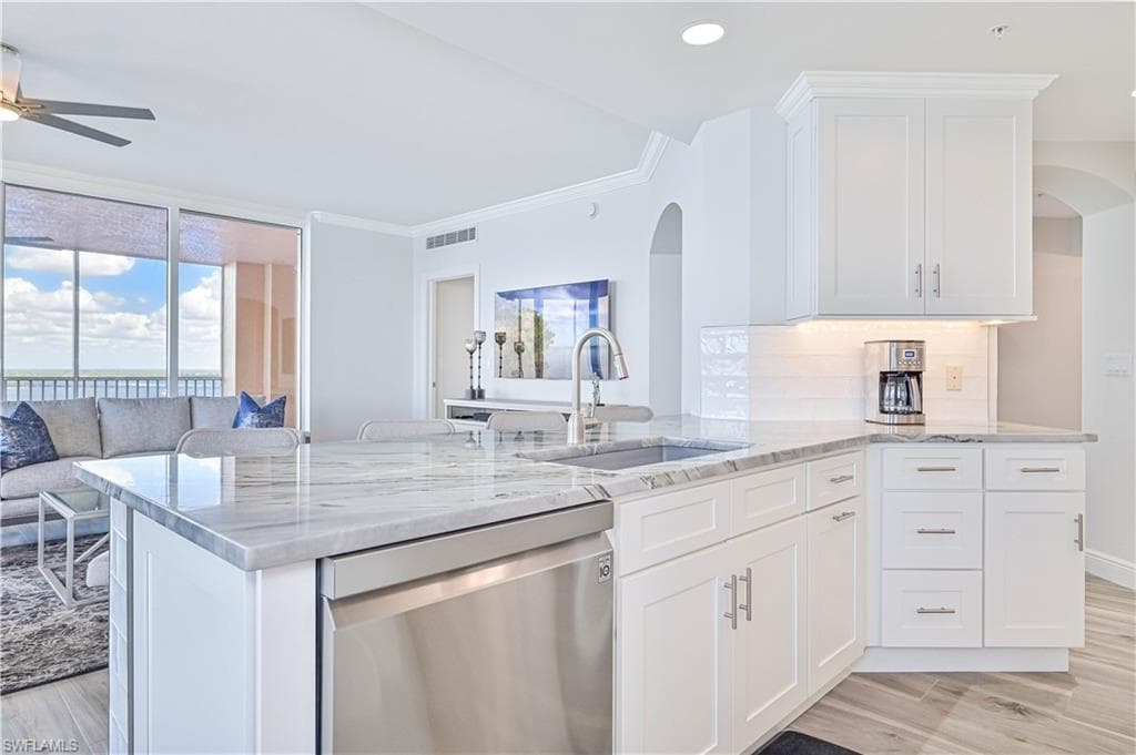 2104 W 1st ST # 1701, FORT MYERS FL 33901-29